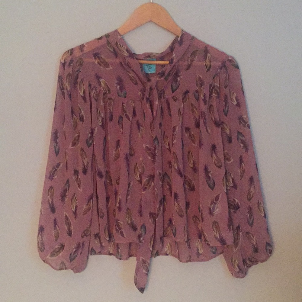 Tie-neck blouse with feather pattern